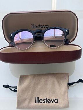 Illesteva “Leonard” Men’s Black and  Mirrored Round Sunglasses with Case